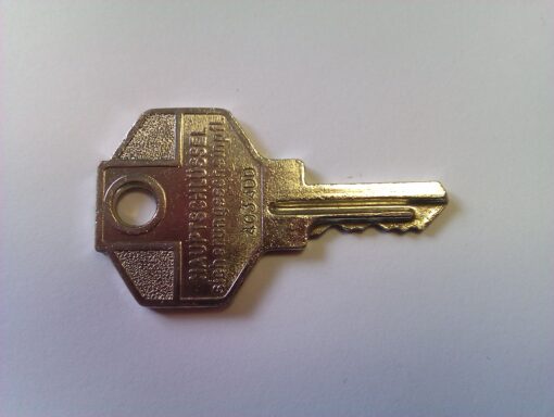 Huwil Master key, series DD 